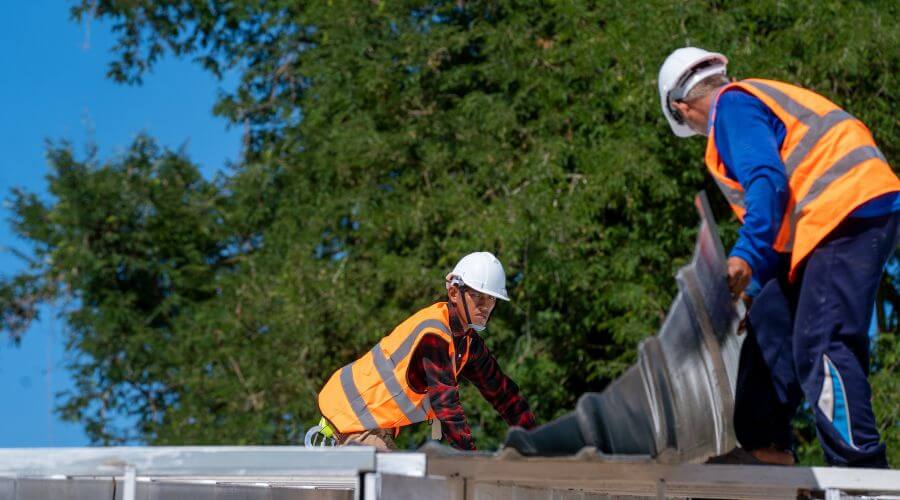 Professional gutter cleaning in Burton, MI
